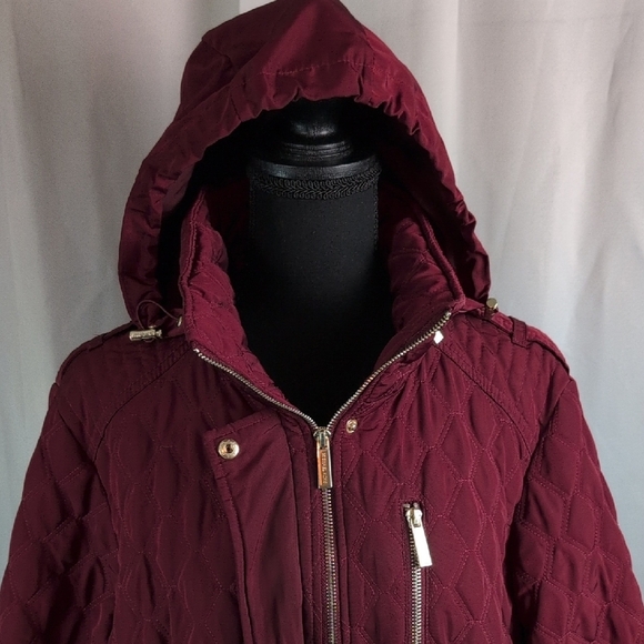 Michael Kors Maroon Puffer Jacket with Quilted Design - Picture 6 of 16